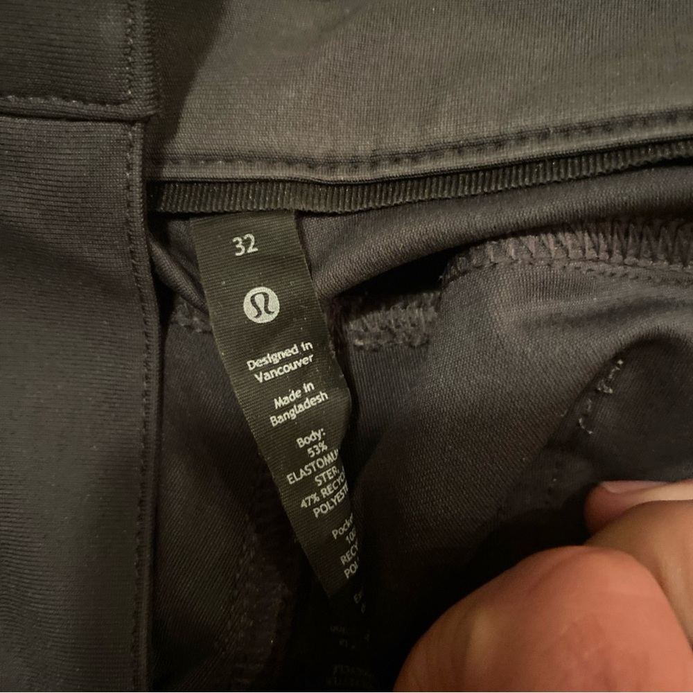 Lululemon - Picture 3 of 3